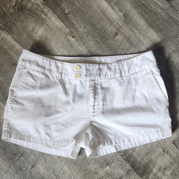 The North Face Pants - The North Face Women's Low Waist Ivory Shorts
